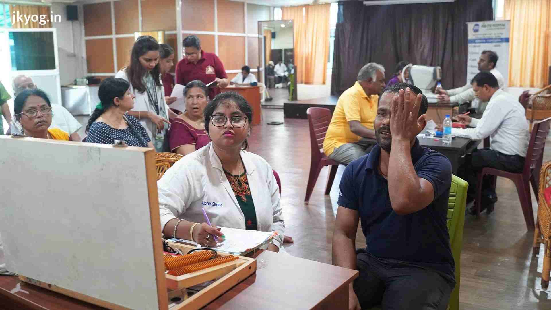 Swami Mukundananda Pictures