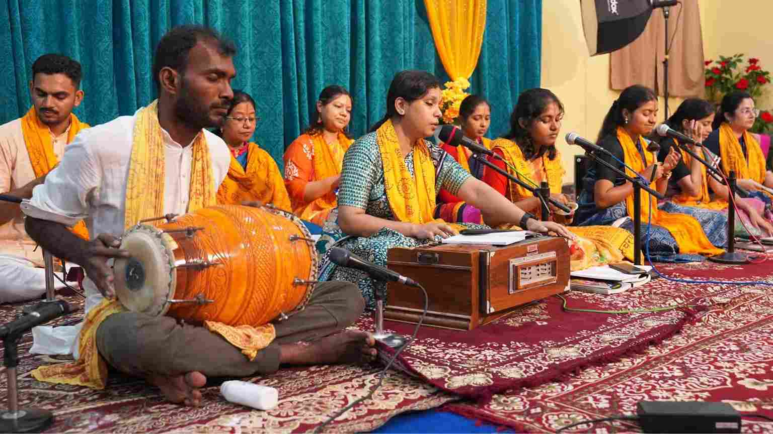 Swami Mukundananda Pictures